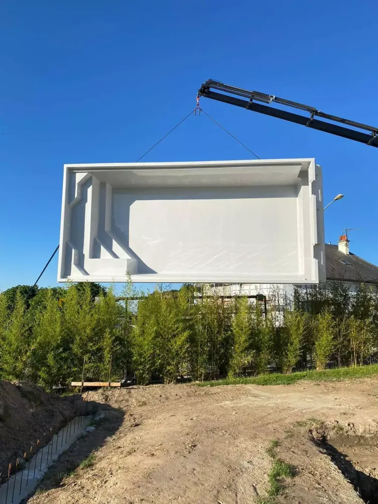 Coque piscine installation